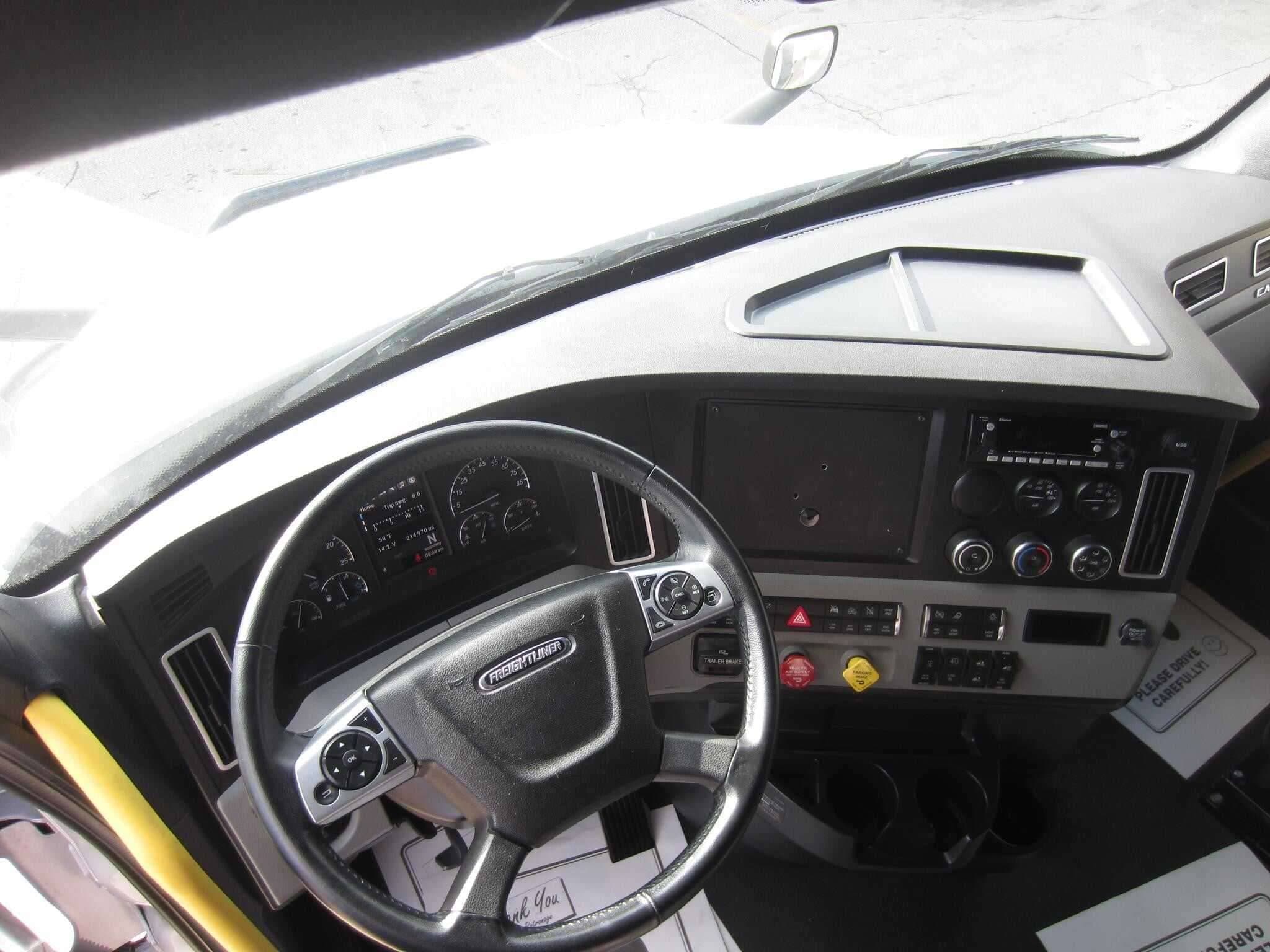 Used 2024 FREIGHTLINER CASCADIA 126 Conventional - Sleeper Truck in Shullsburg, Wi image 4