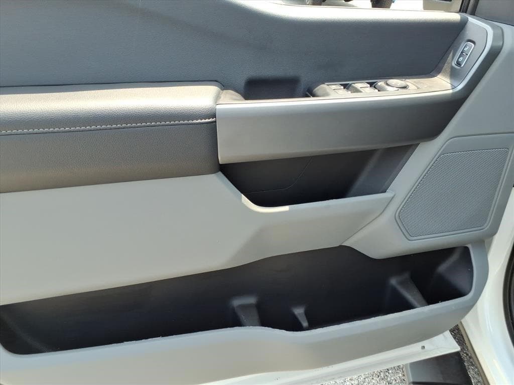 2026 Ford F550 XLT image 10
