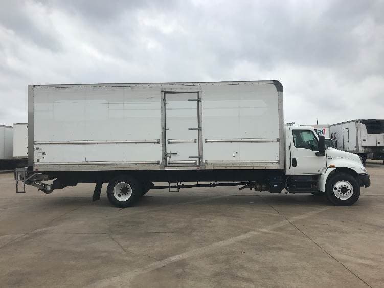 2022 International MV607 Box Truck - 220HP, 6 Speed Automatic, Roll up Door image 15