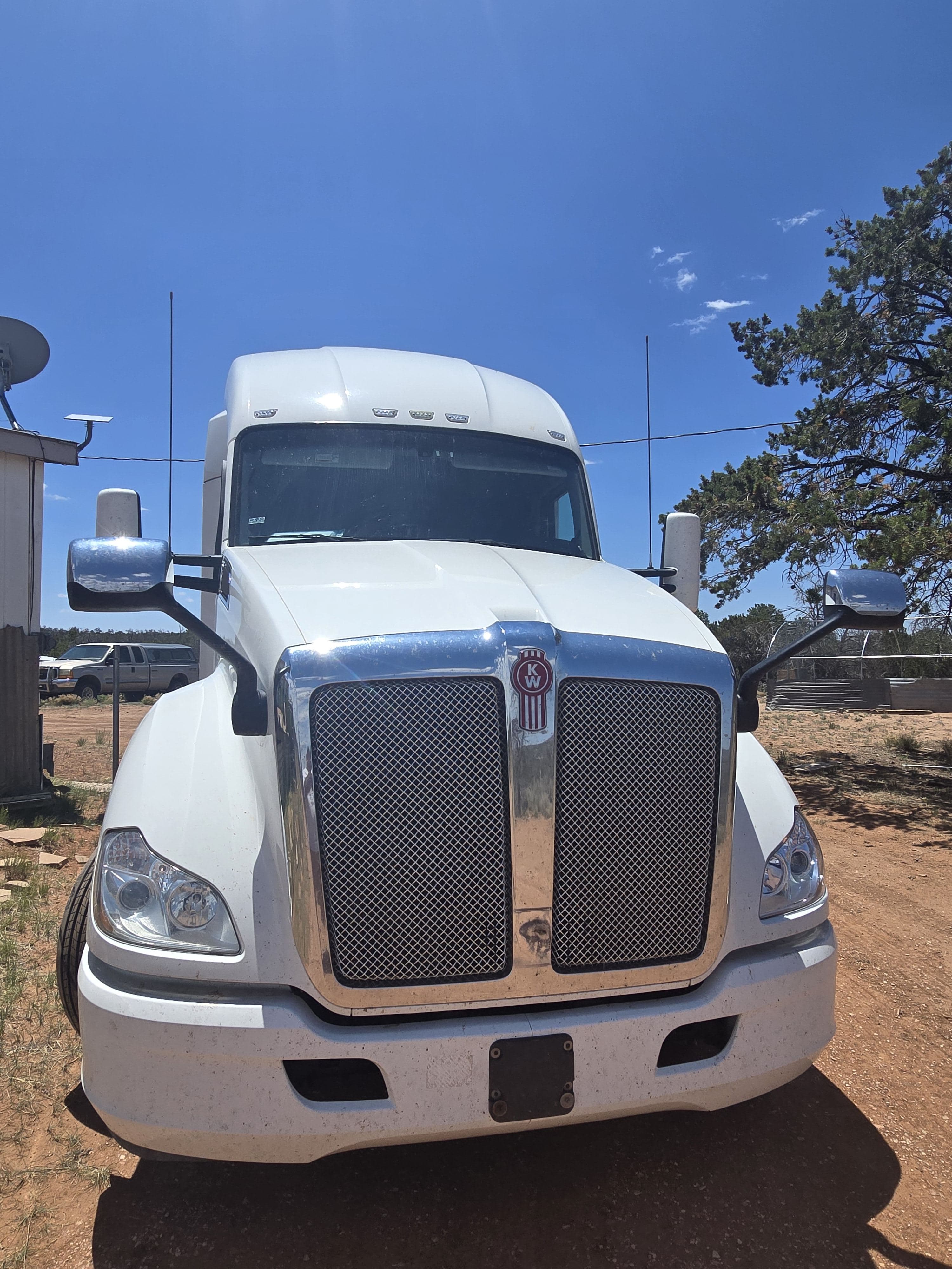 2020 Kenworth T680 image 2