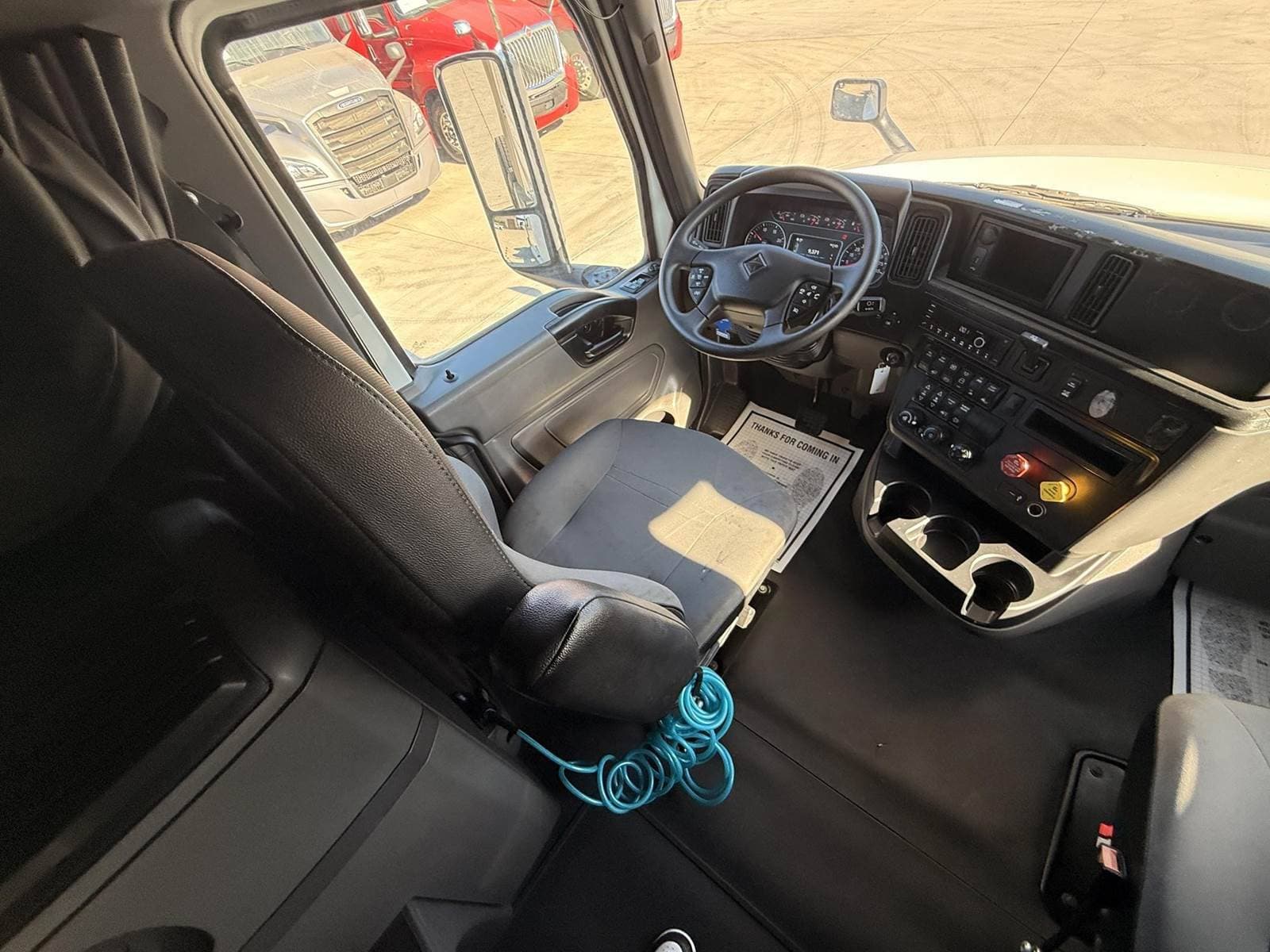 2023 International LT Sleeper Semi Truck - Raised Roof Sleeper, Cummins 450HP, 12 Speed Automatic image 9