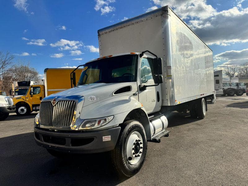 2020 International MV607 image 2