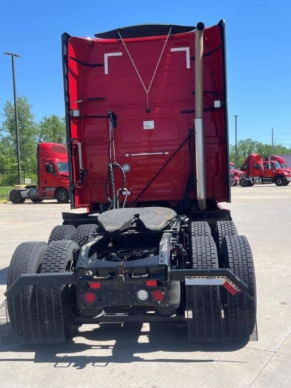 2023 Volvo VNL64T760 image 5