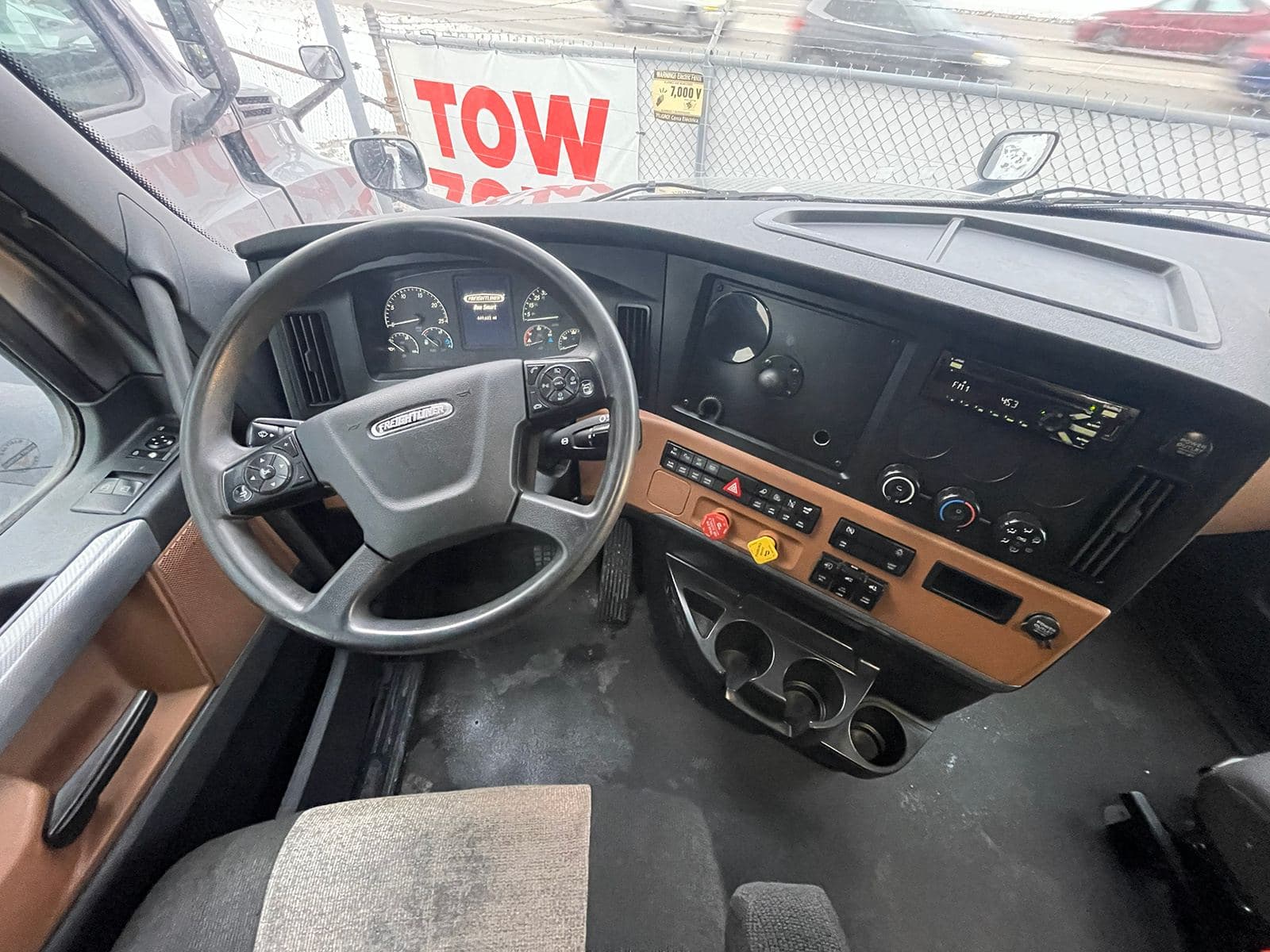 2022 Freightliner Cascadia image 13