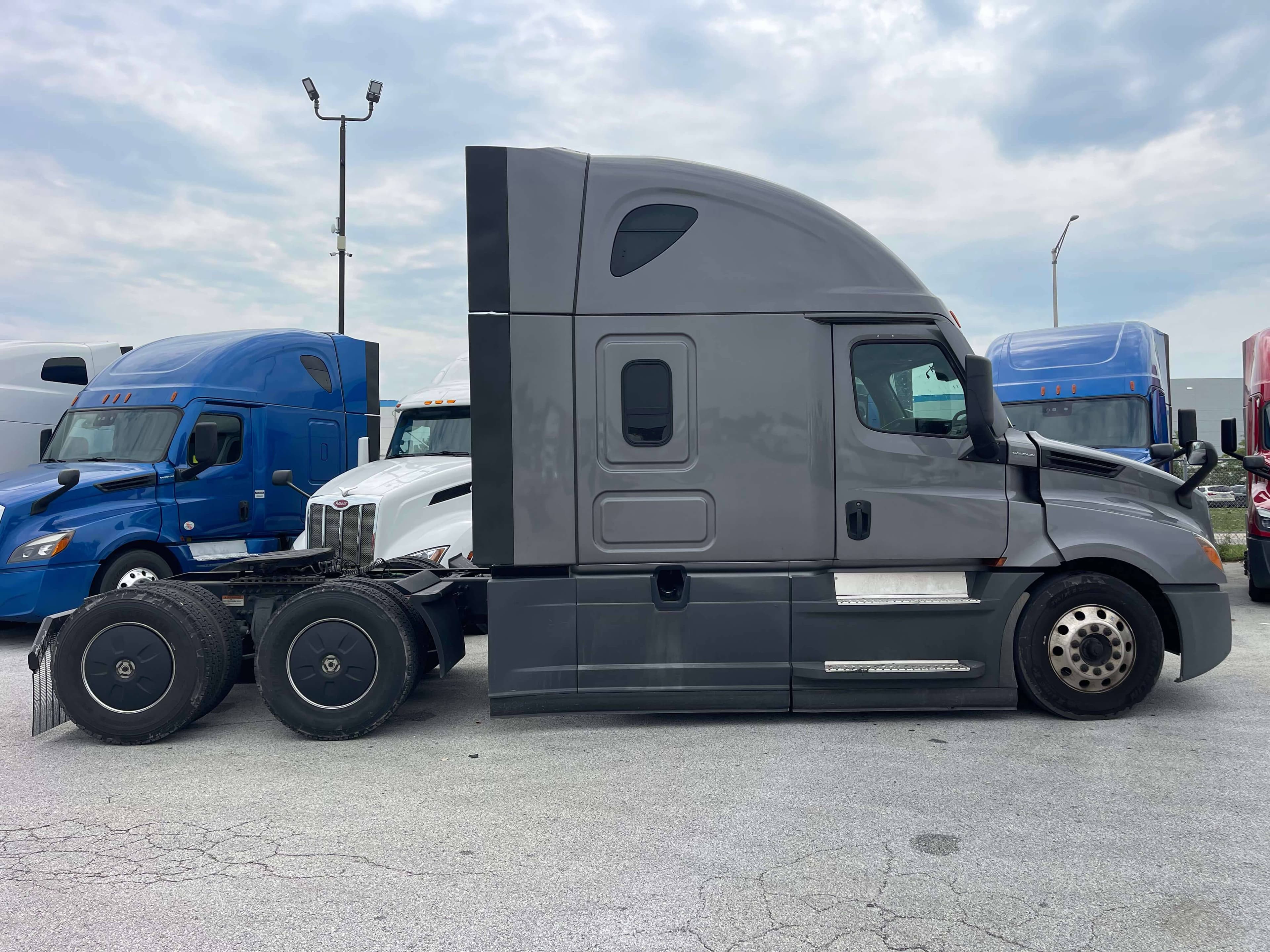 2022 Freightliner Cascadia 126 image 4