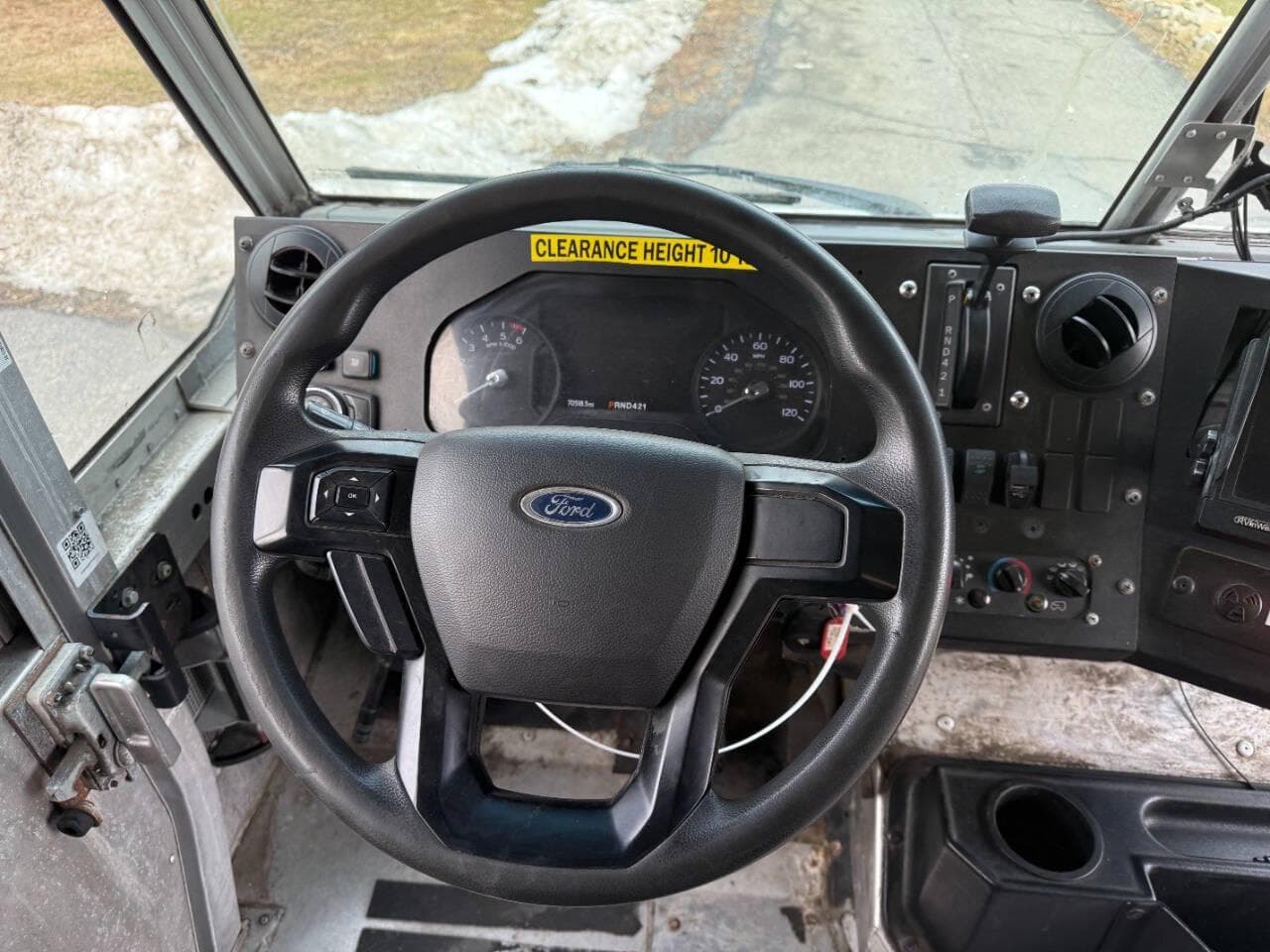 2020 Ford Stripped Chassis image 15