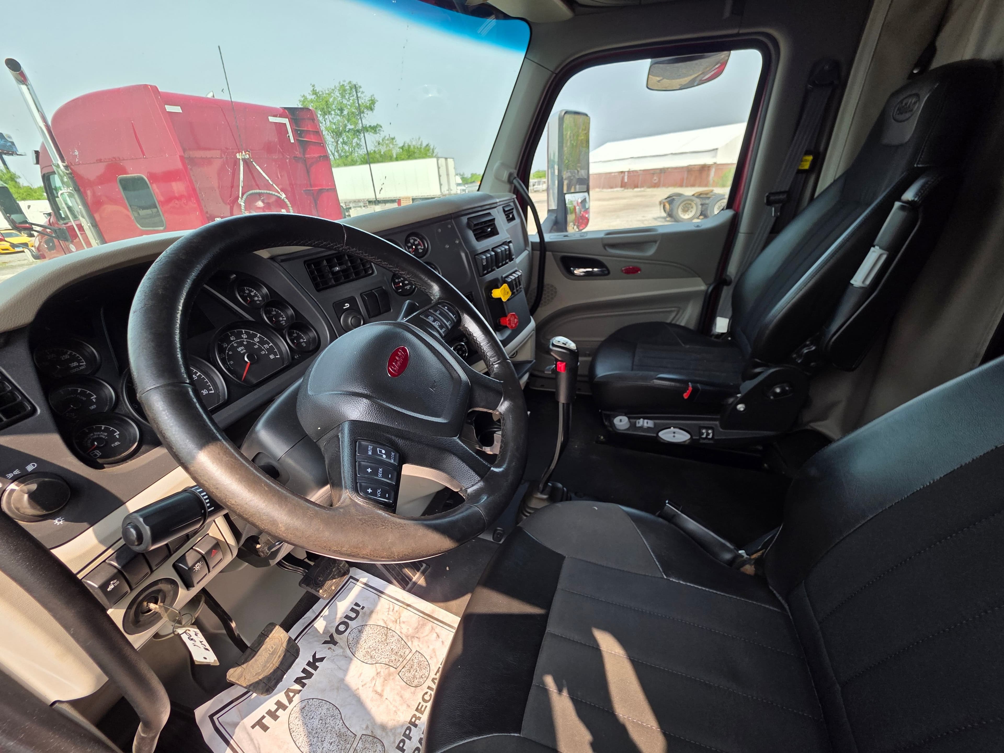 2019 Peterbilt 579 image 8