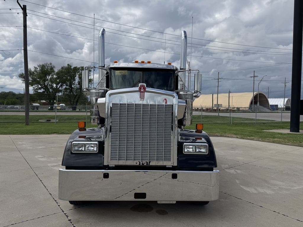 New 2027 KENWORTH W900L image 7
