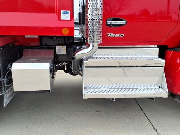 2026 Kenworth T880S image 3