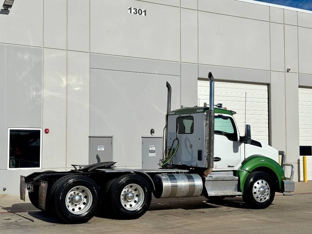 2021 Kenworth T880 image 5