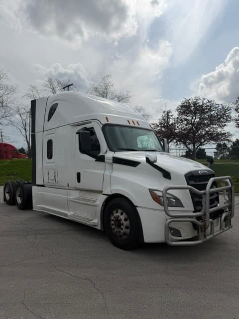 2023 Freightliner Cascadia 126 image 2