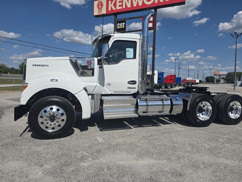 New 2027 KENWORTH W990 image 4