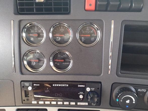 2025 Kenworth T880 image 22