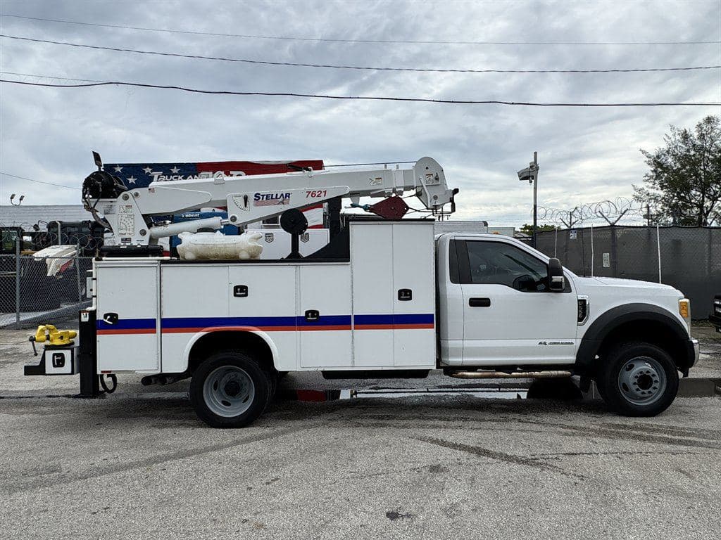 2017 Ford F550 image 14