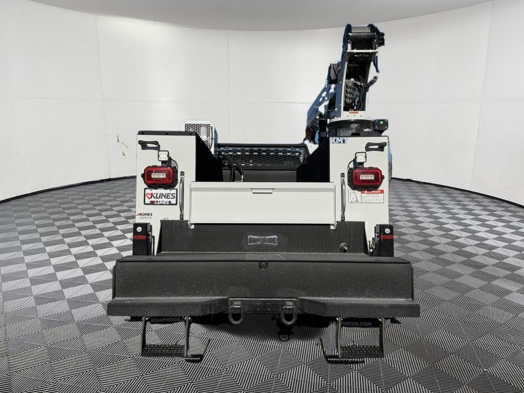 2026 Ford F-750SD Base Crane Truck image 5