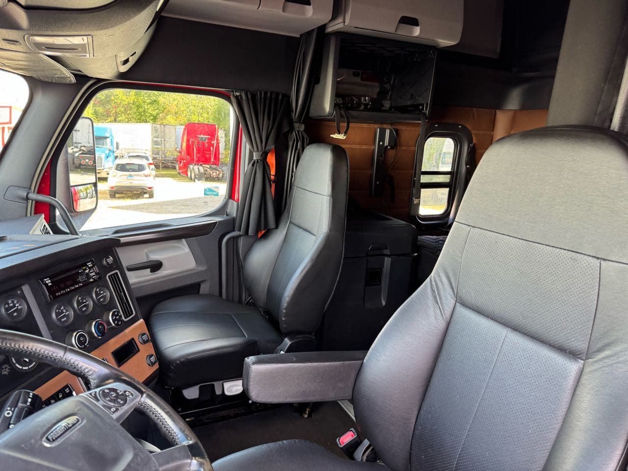 2018 Freightliner Cascadia image 7