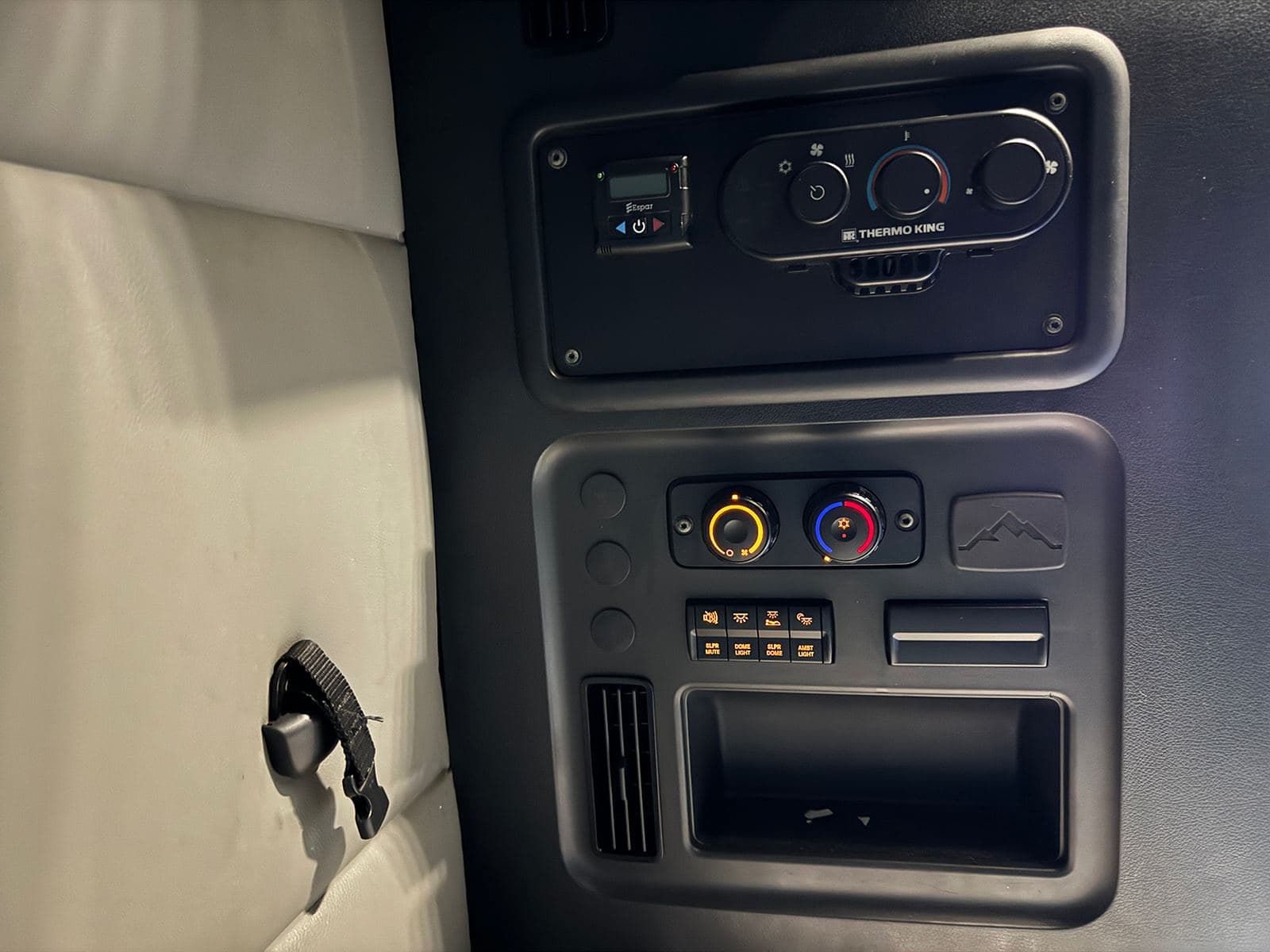 2022 Freightliner Cascadia image 16