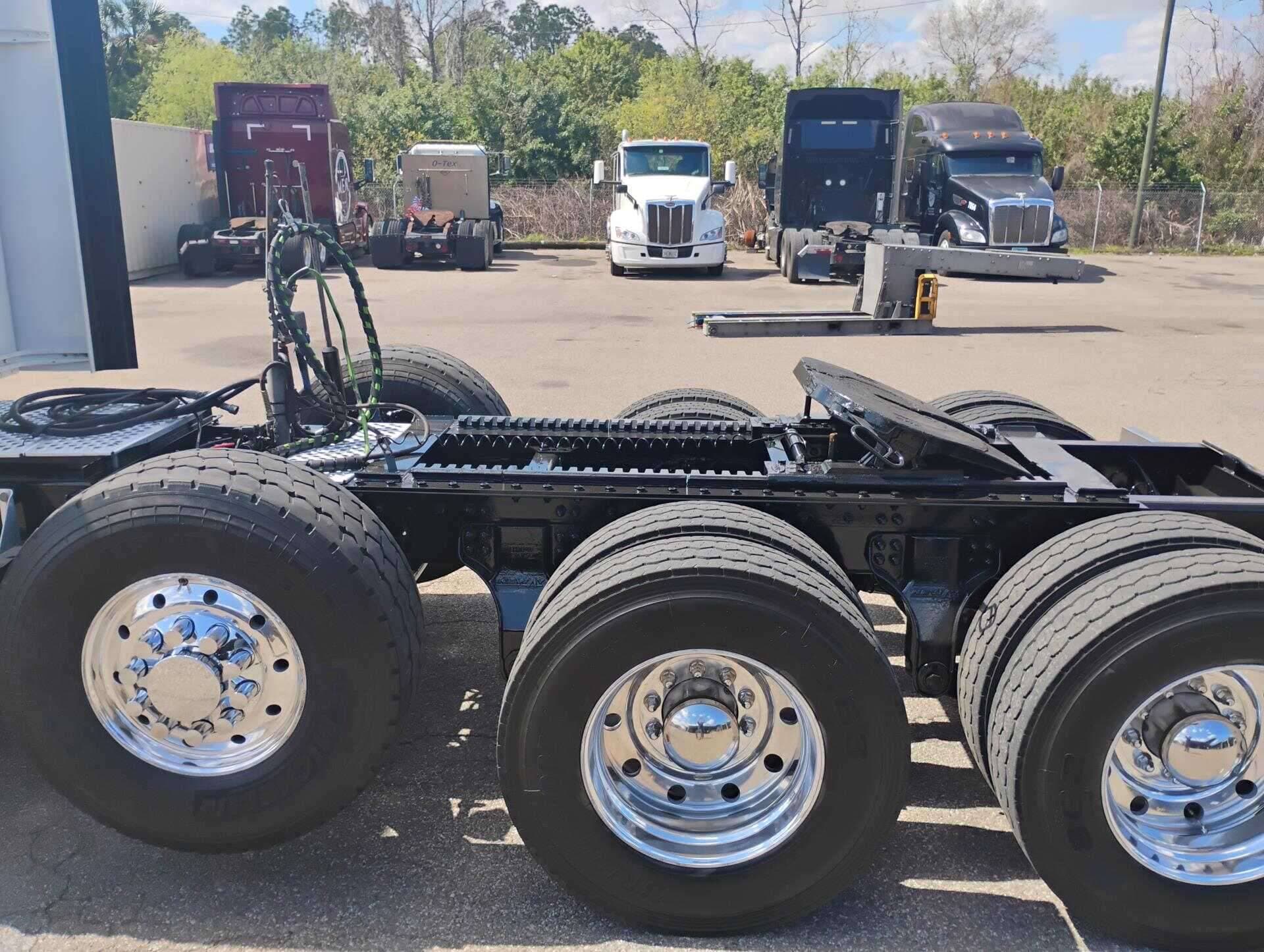2019 Kenworth T8 Series image 13