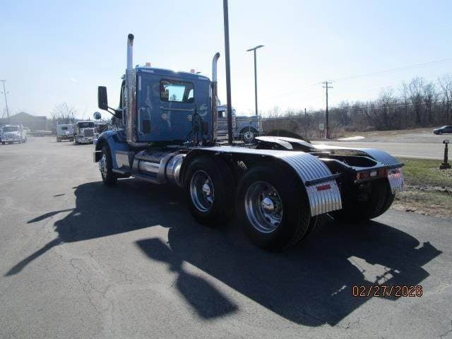 2019 Peterbilt 567 image 3