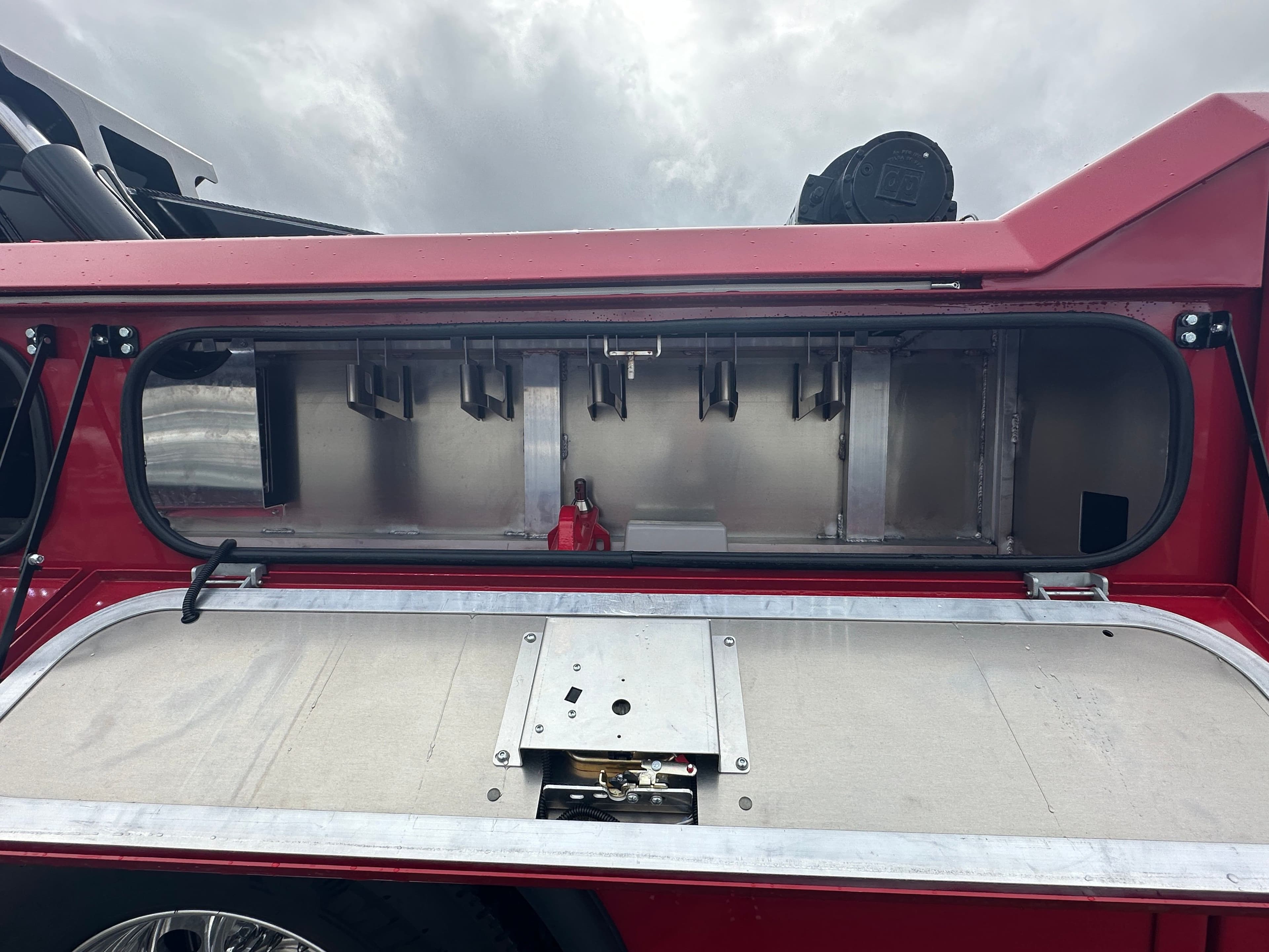 2025 Kenworth T880 with a Century 5130 image 25