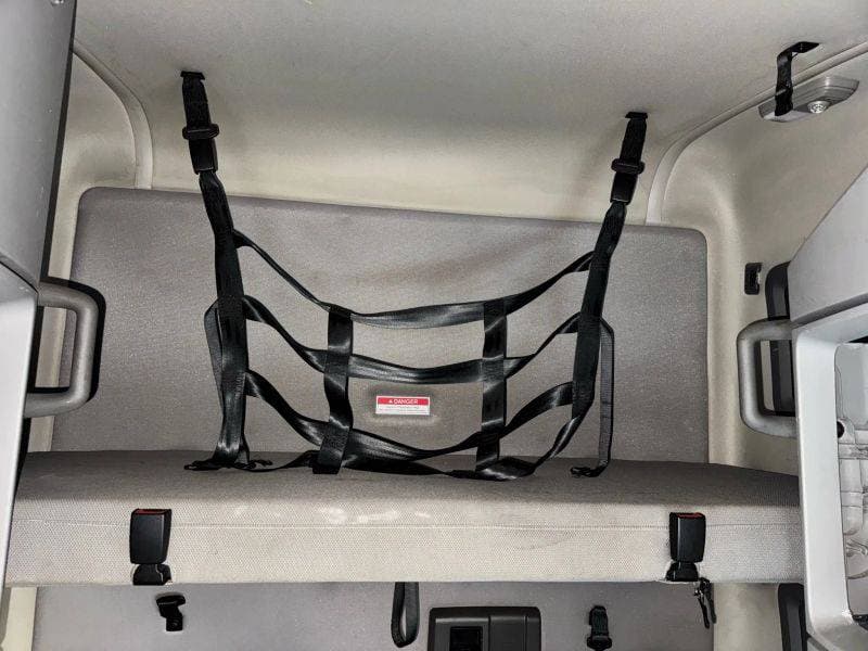 2020 Volvo VNL image 35