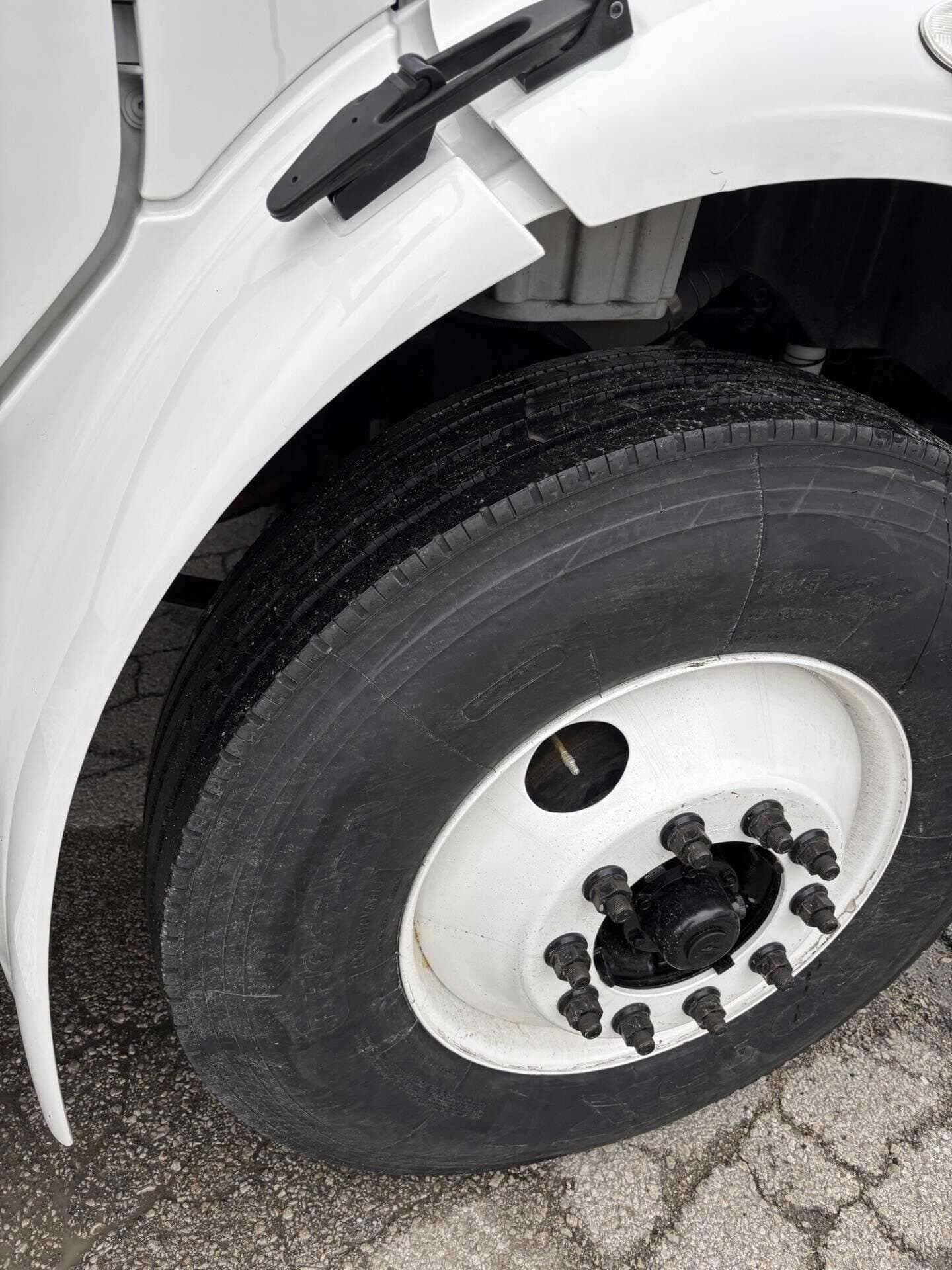 2022 Freightliner M2 image 10
