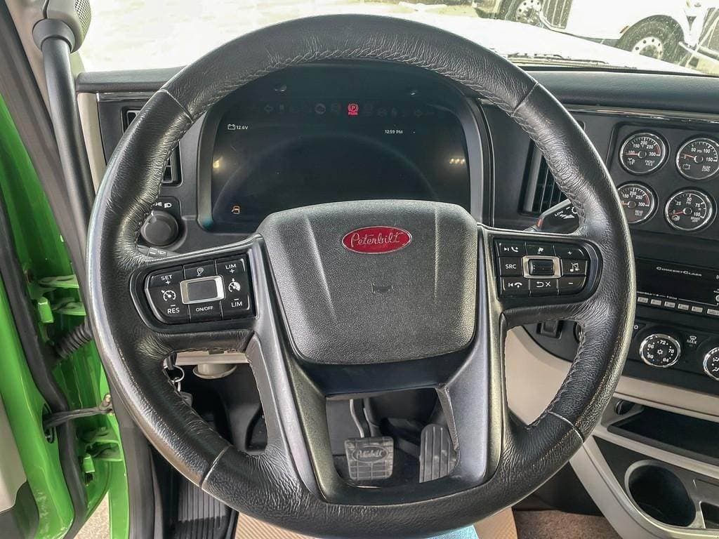 2025 Peterbilt 589 image 12