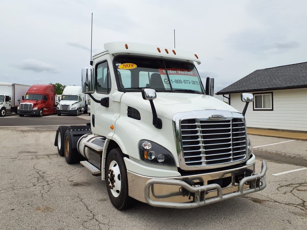 Used 2018 FREIGHTLINER Conventional - Day Cab - CASCADIA 113 image 2