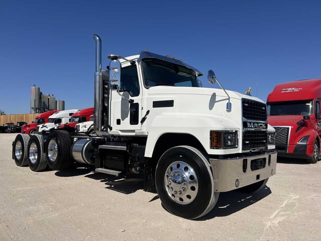 2025 Mack CXU613 Pinnacle