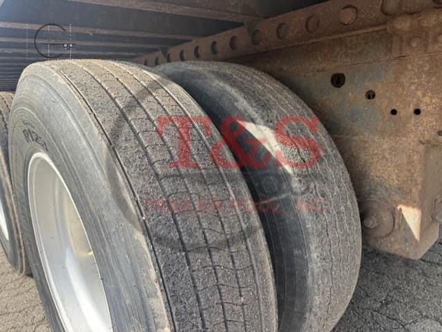 2017 HYUNDAI 48300 image 23