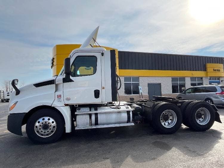 2019 Freightliner Cascadia image 4