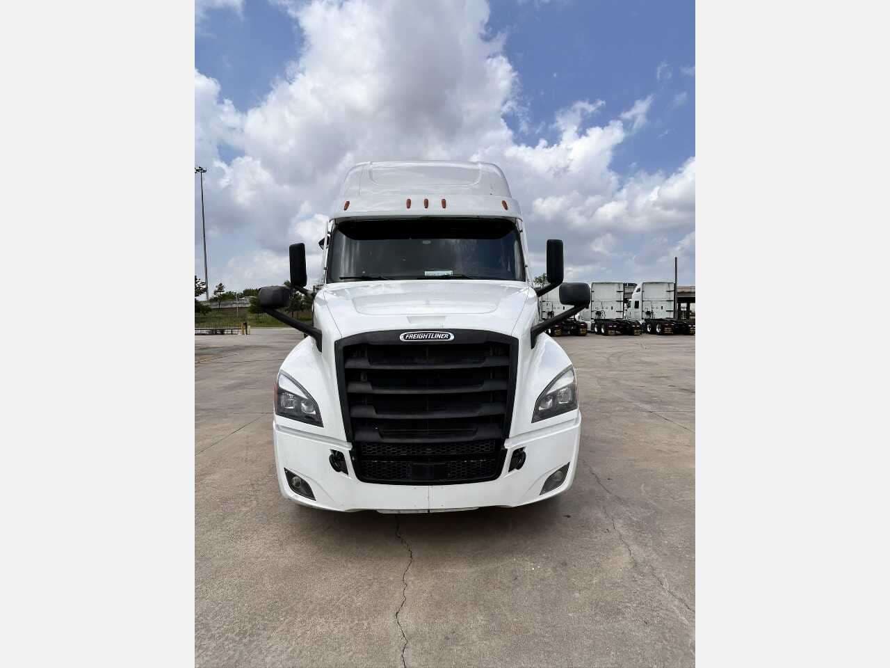 2020 Freightliner Cascadia 126 image 3