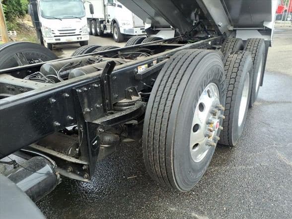 2026 Kenworth T880 image 12