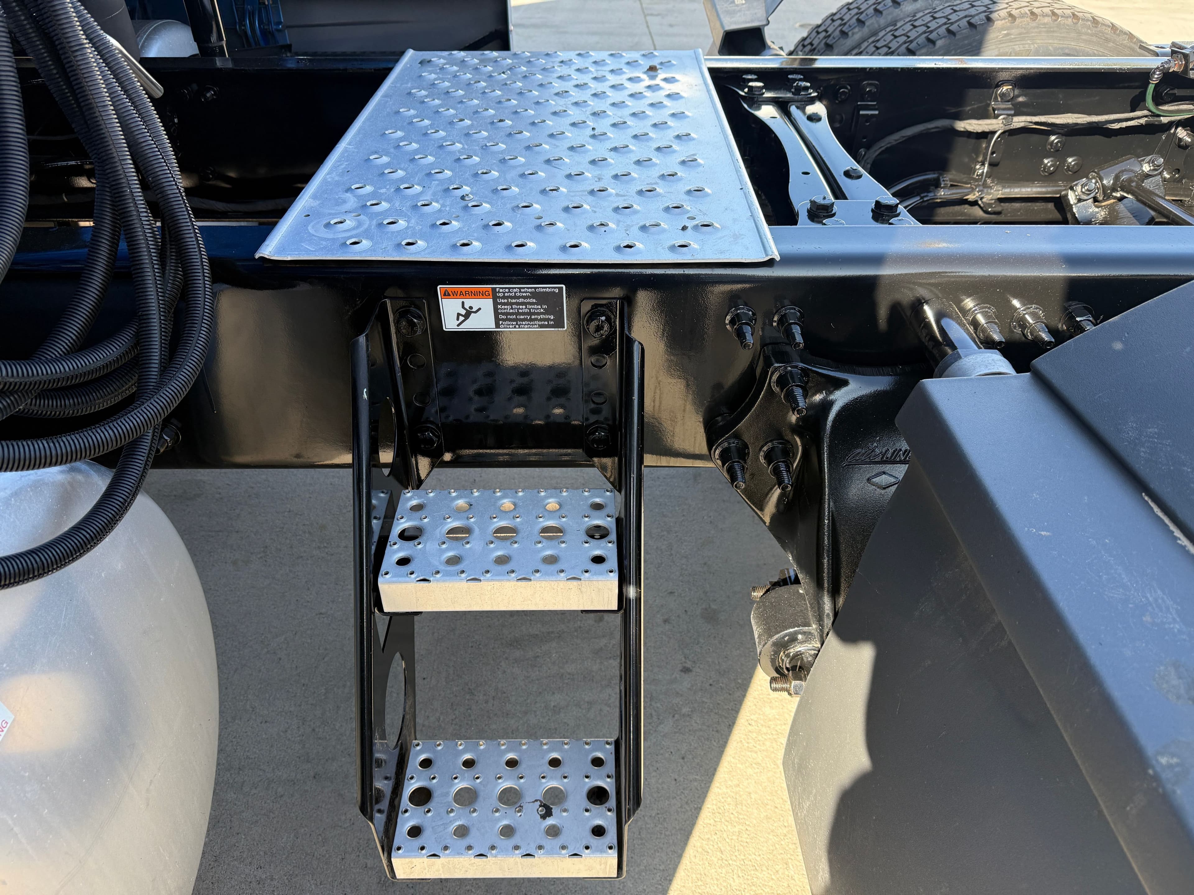 2020 Freightliner Cascadia 126 image 9