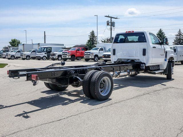 2024 Chevrolet Silverado 4500HD Work Truck image 3