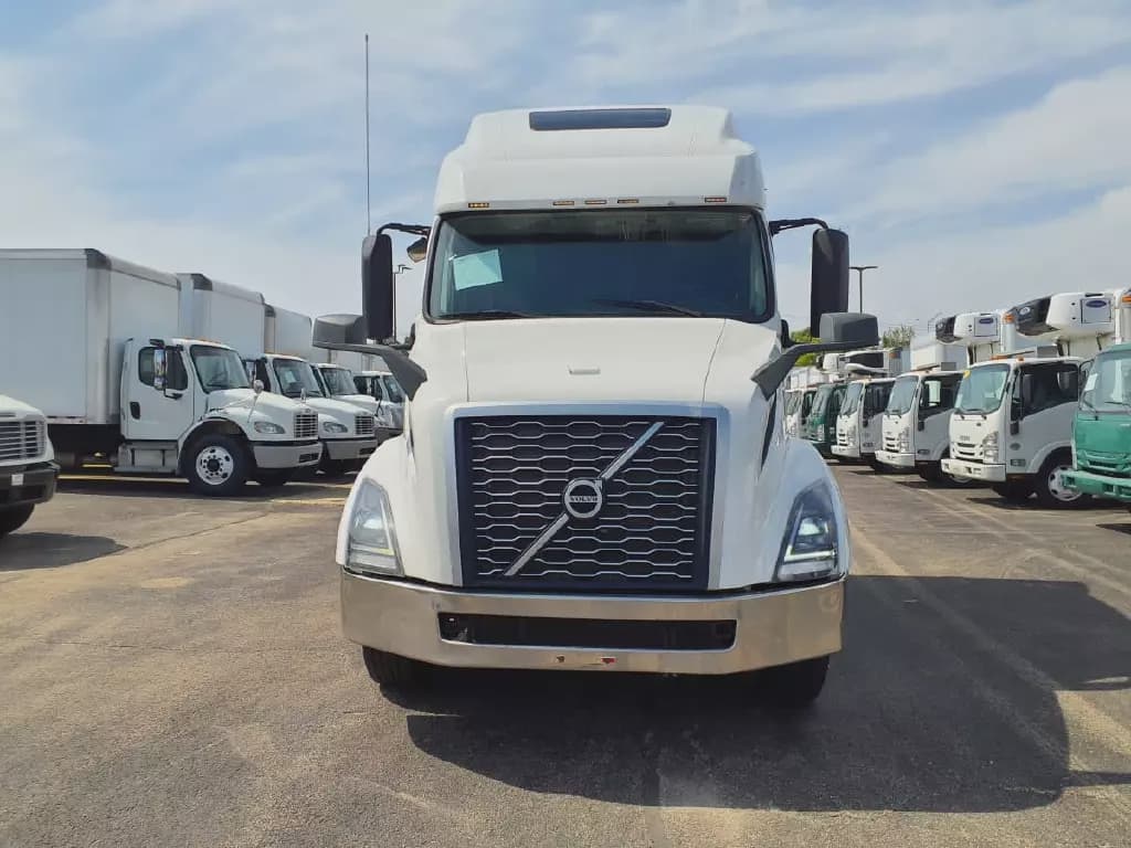 2019 Volvo VNL64T-760 image 2