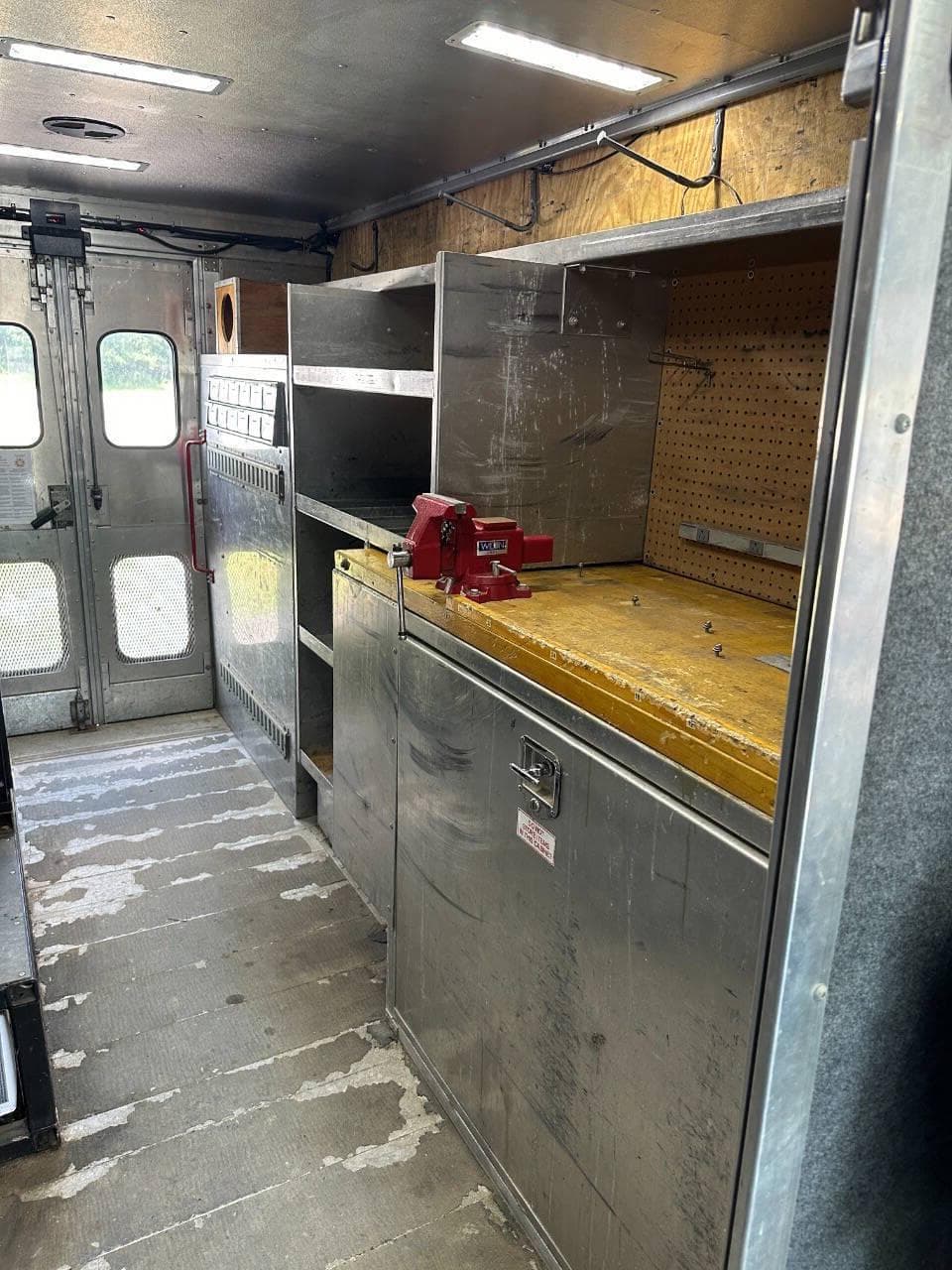 2016 Freightliner MT45 image 39