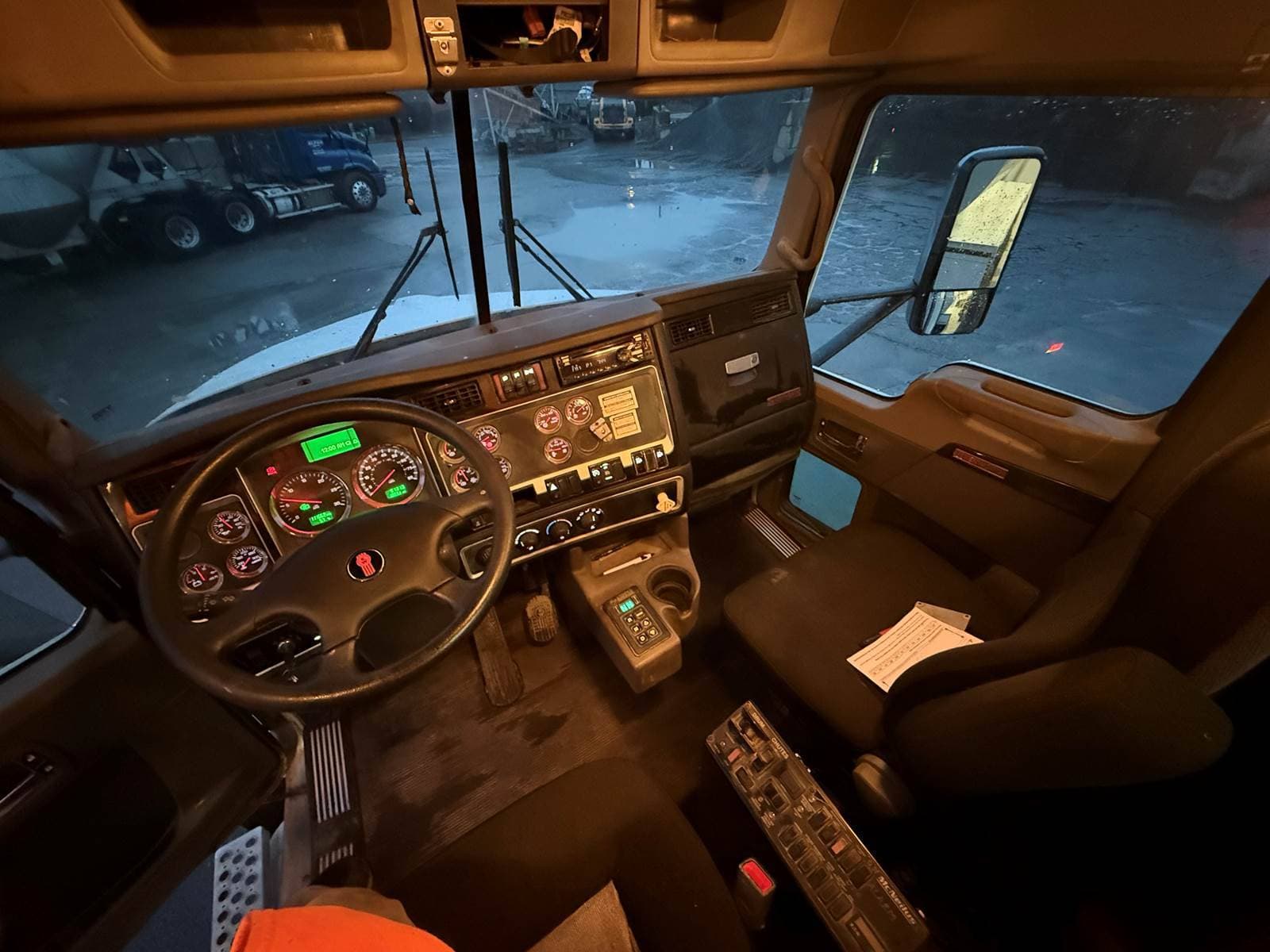 2016 Kenworth W9 Series image 15
