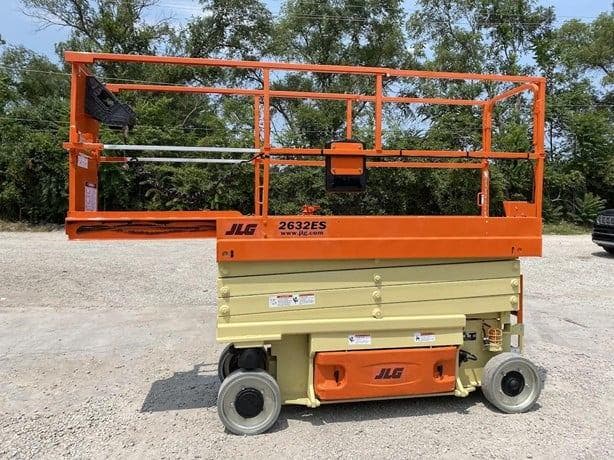 2017 JLG 2632ES image 2