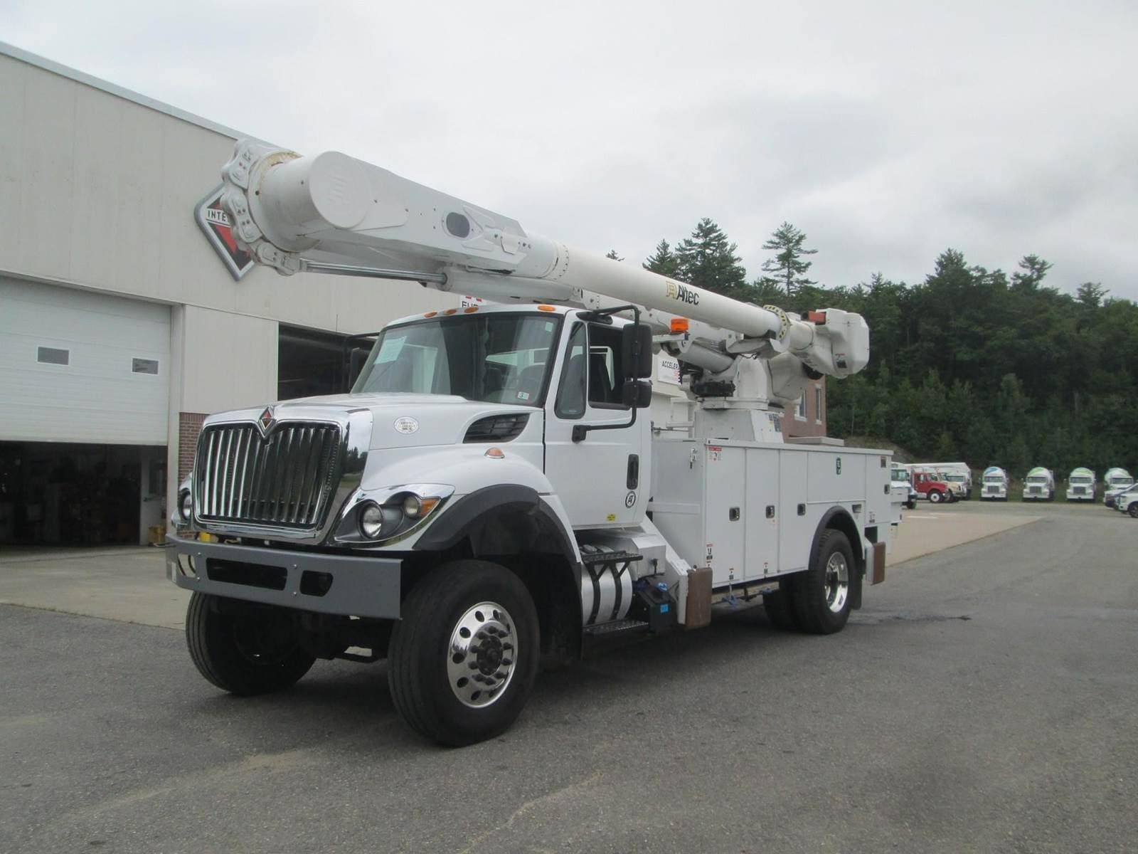 2017 International SR515 image 1