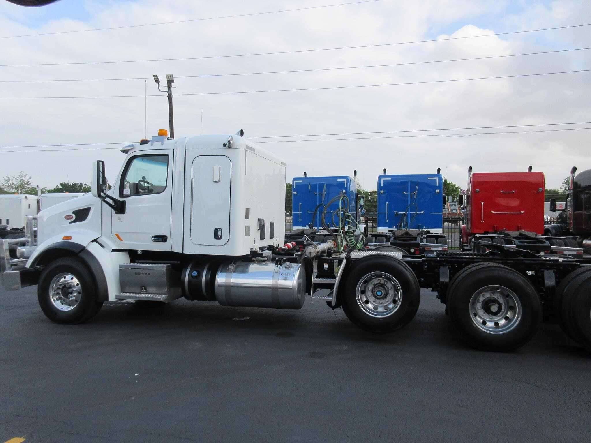 2019 Peterbilt 567 image 24