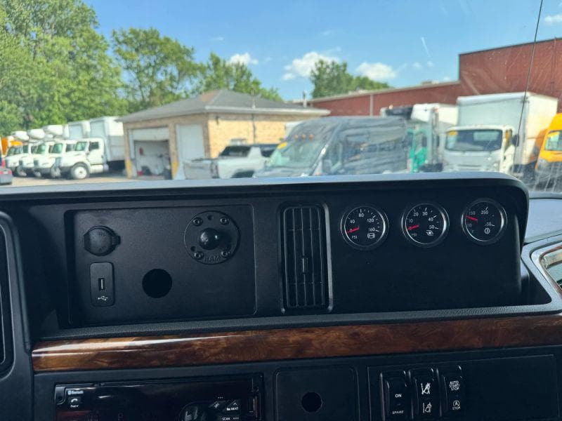 2019 International 1652 image 17