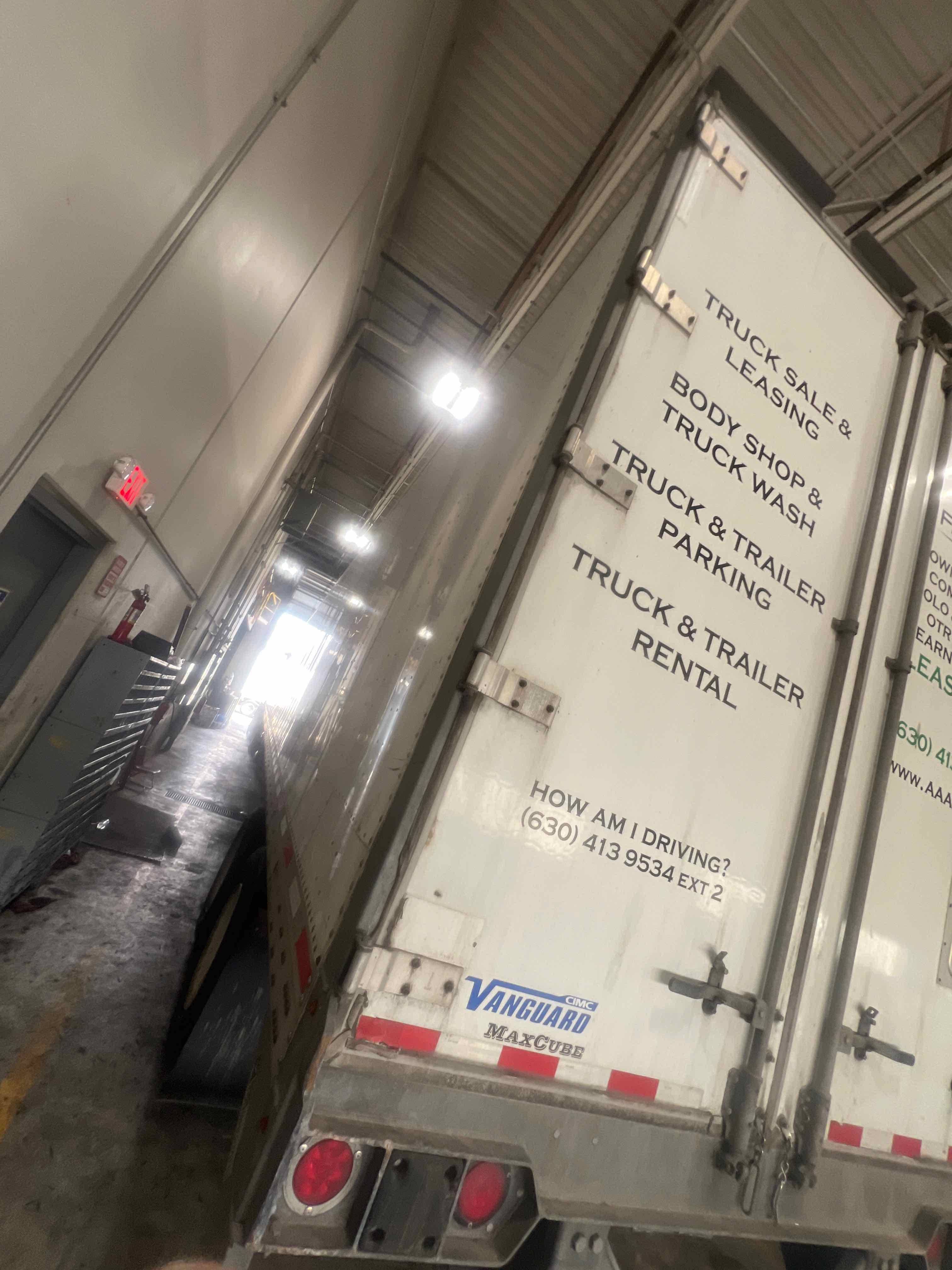 2018 Vanguard 53` Dry Van image 3