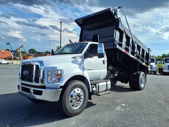 2026 Ford F750 SD image 2