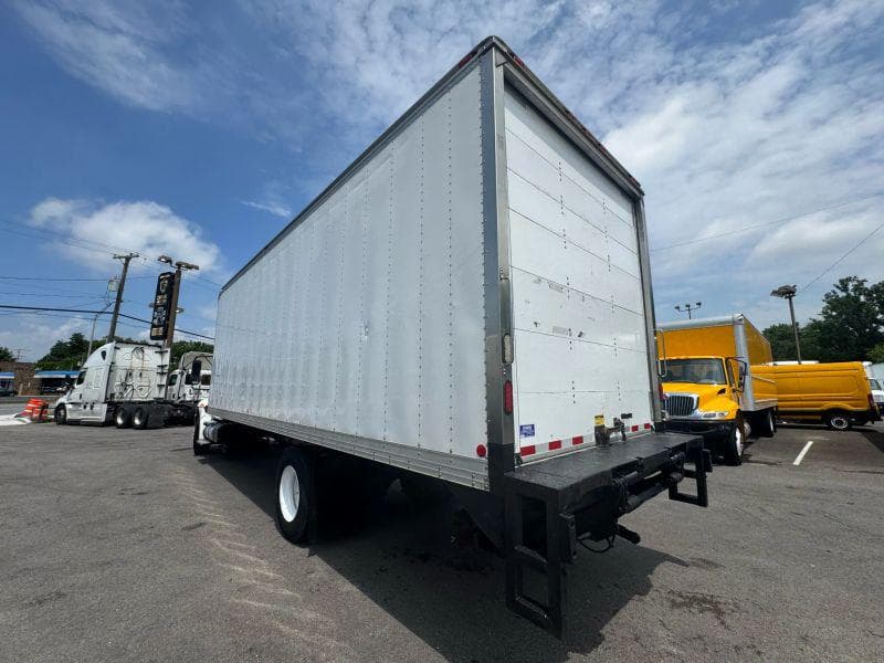 2017 International 4300 image 16