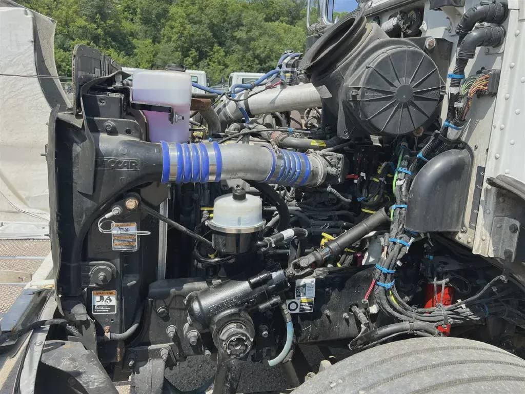 2022 Peterbilt 337 image 6