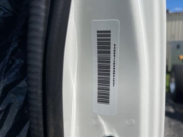 2025 Isuzu NRR image 20