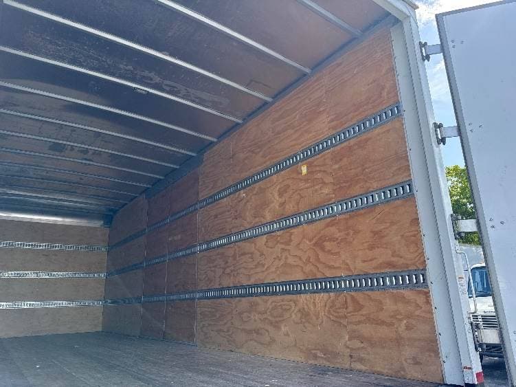 2022 International MV607 Box Truck - 220HP, 6 Speed Automatic, Swing Door image 12