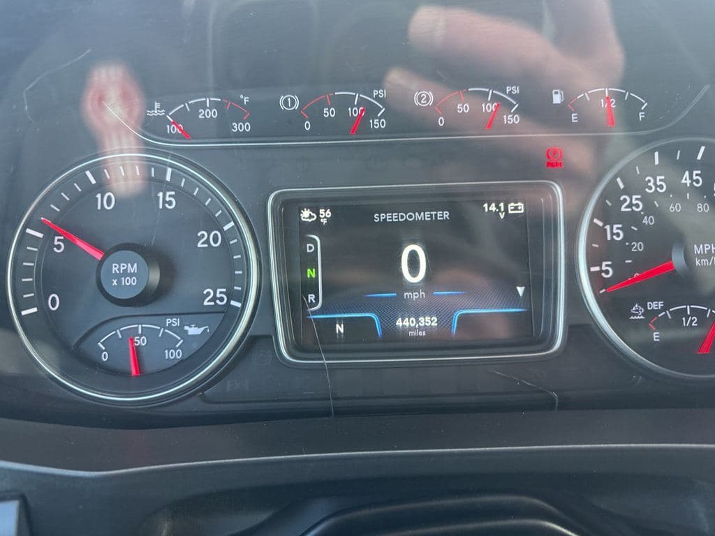 Used 2021 INTERNATIONAL LT625 image 6