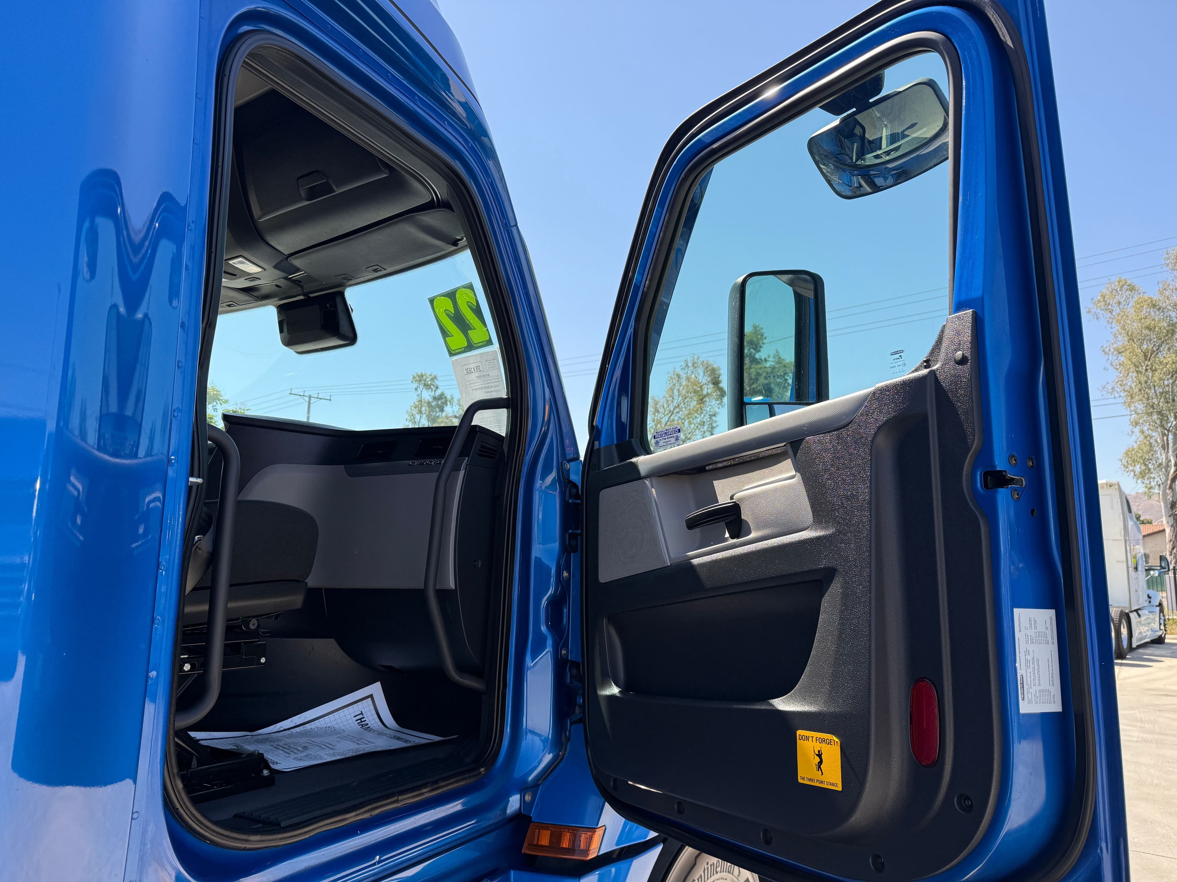 2022 Freightliner Cascadia 126 image 17